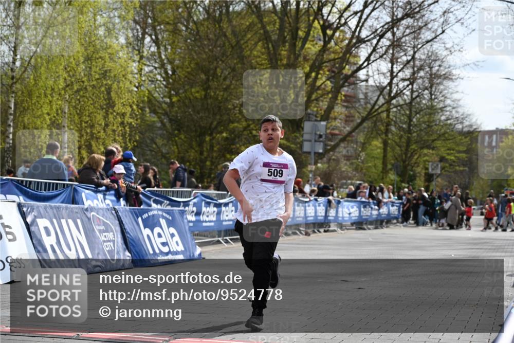 12.04.2026 - 45. Internationalen Wilhelmsburger Insellauf J. Mangold http://msf.ph/oto/9524778 12.04.2026 14:53:05 Ziel 1040, 509 meine-sportfotos.de