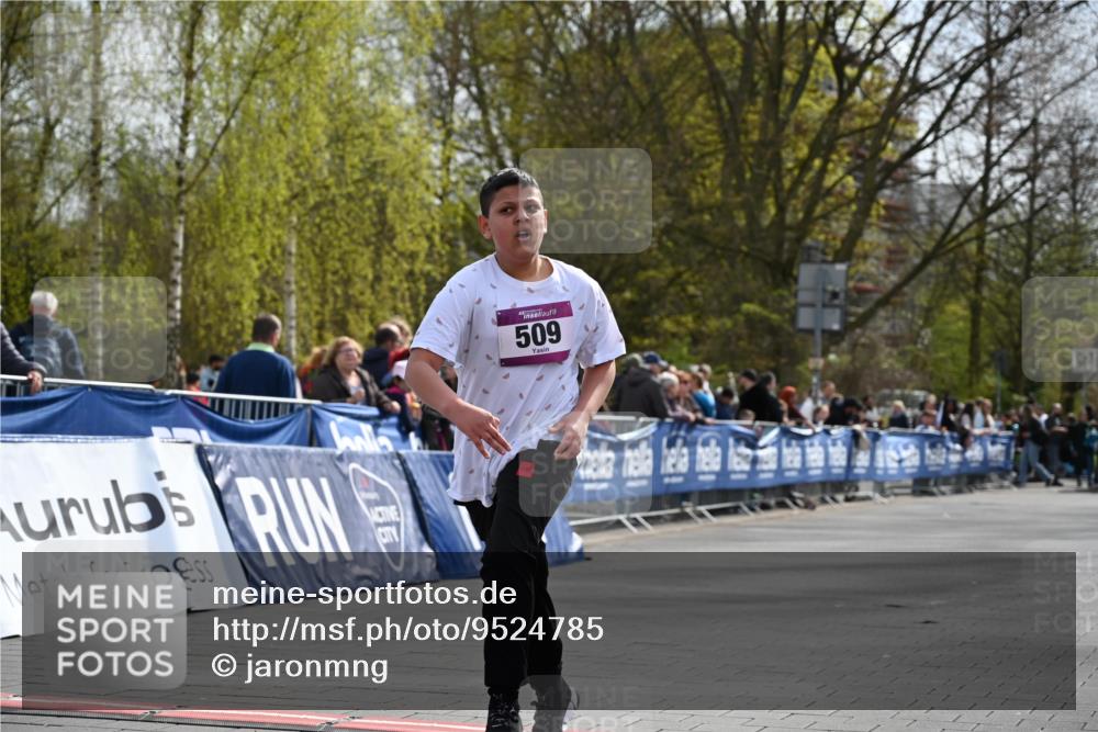 12.04.2026 - 45. Internationalen Wilhelmsburger Insellauf J. Mangold http://msf.ph/oto/9524785 12.04.2026 14:53:05 Ziel 1040, 509 meine-sportfotos.de