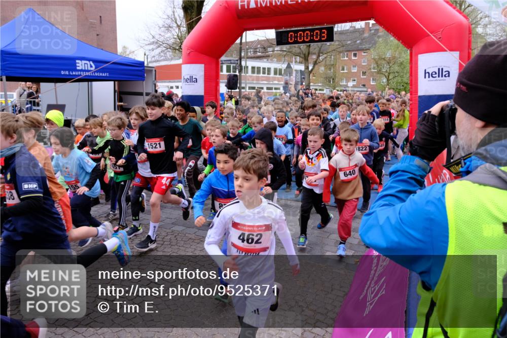 19.04.2026 - Hammer Lauf Tim E. http://msf.ph/oto/9525371 19.04.2026 09:20:32 Ziel 393, 394, 447, 448, 456, 458, 462, 496, 497, 517, 569, 586, 587, 591, 594, 595, 598, 633, 640, 644, 694, 700, 708, 722, 769, 771, 787, 788, 840, 841, 874, 875, 893, 897, 900, 904, 924, 925, 926, 927, 946, 961, 962, 965, 1014, 1024, 1039, 1040, 1052, 1055, 1057, 1058, 1060, 1065, 1078, 1086, 1087, 1094, 1139, 1155, 1156, 1172, 1173, 1191, 1192, 1195, 1197, 1199, 1205, 1213, 1222, 1223, 1237, 1238, 1240, 1241, 1242, 1245, 1257, 1259, 1272, 1281, 1282, 1283, 1287, 1306 meine-sportfotos.de