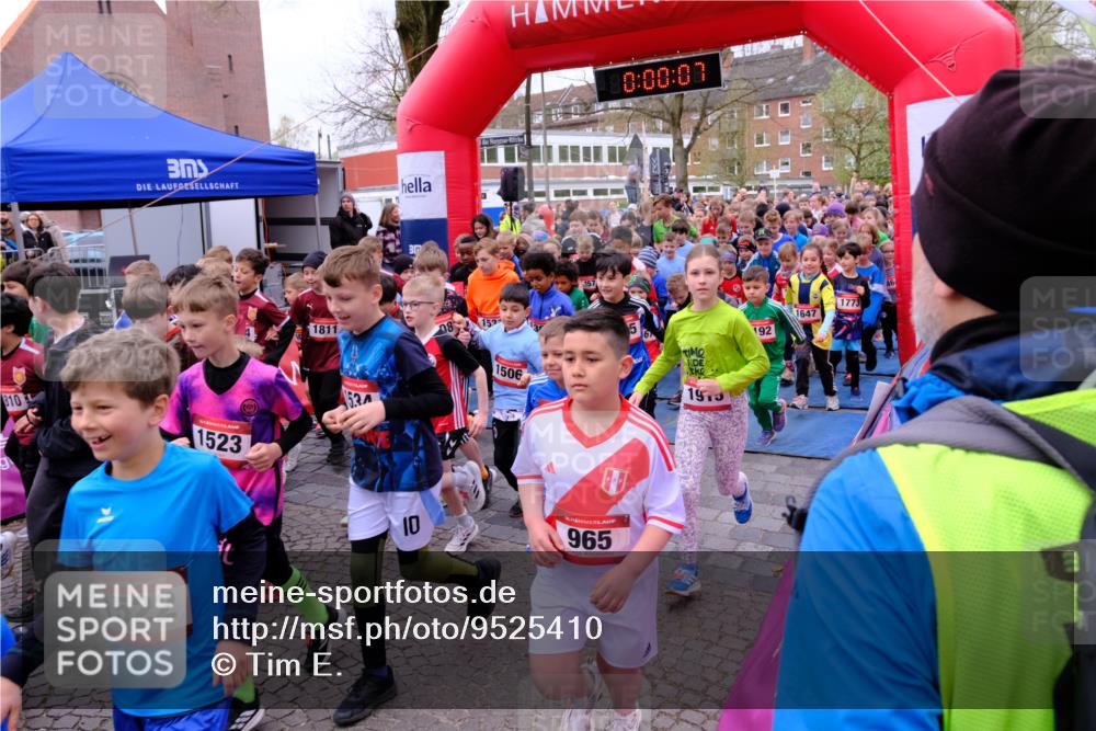 19.04.2026 - Hammer Lauf Tim E. http://msf.ph/oto/9525410 19.04.2026 09:20:35 Ziel 394, 419, 447, 456, 496, 497, 517, 550, 553, 569, 591, 594, 595, 598, 633, 644, 694, 708, 722, 787, 818, 840, 841, 884, 893, 899, 900, 924, 926, 946, 961, 962, 965, 970, 993, 1006, 1014, 1024, 1055, 1057, 1058, 1060, 1078, 1087, 1094, 1138, 1154, 1156, 1172, 1173, 1178, 1180, 1191, 1192, 1197, 1199, 1205, 1213, 1221, 1222, 1225, 1238, 1242, 1245, 1259, 1272, 1281, 1282, 1283, 1287, 1306, 1382, 1384, 1416, 1419, 1424, 1425, 1542, 1548, 1550, 1658, 1661 meine-sportfotos.de