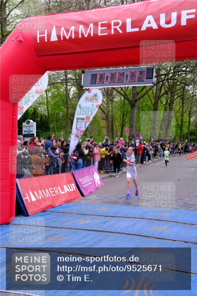 19.04.2026 - Hammer Lauf Tim E. http://msf.ph/oto/9525671 19.04.2026 09:25:32 Ziel 393, 771, 1040, 1065 meine-sportfotos.de