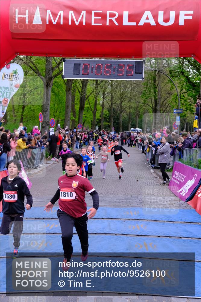 19.04.2026 - Hammer Lauf Tim E. http://msf.ph/oto/9526100 19.04.2026 09:27:04 Ziel 379, 447, 595, 769, 927, 1272, 1355, 1439, 1445, 1461, 1521, 1523, 1530, 1702, 1756, 1805, 1810 meine-sportfotos.de