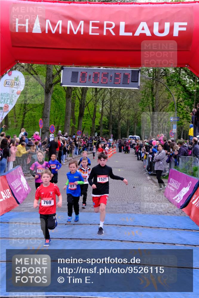 19.04.2026 - Hammer Lauf Tim E. http://msf.ph/oto/9526115 19.04.2026 09:27:05 Ziel 379, 447, 456, 595, 769, 927, 1272, 1355, 1439, 1461, 1521, 1523, 1530, 1702, 1756, 1805, 1810 meine-sportfotos.de