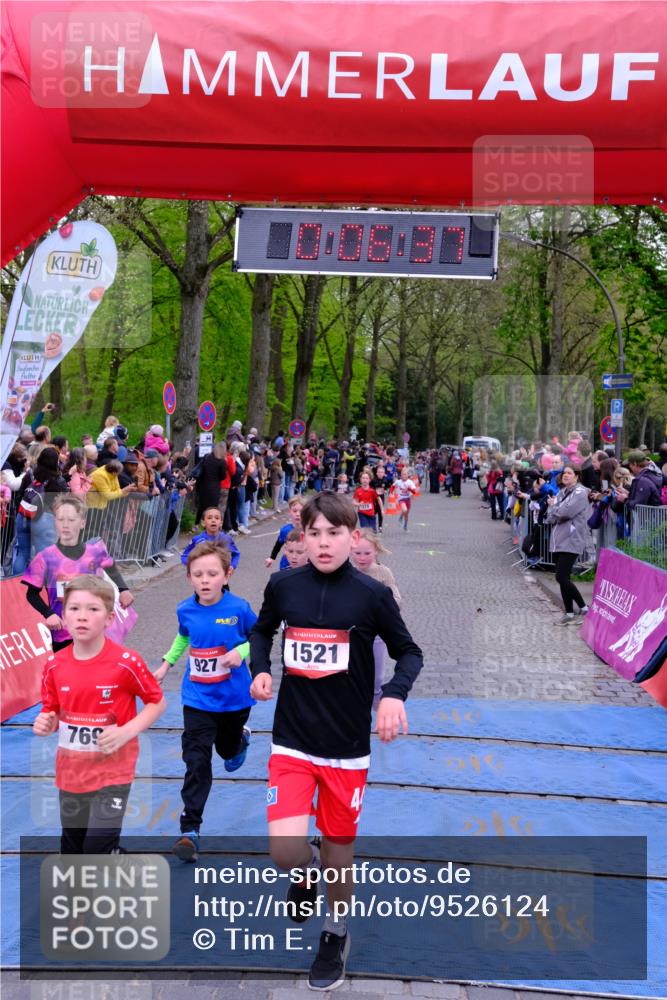 19.04.2026 - Hammer Lauf Tim E. http://msf.ph/oto/9526124 19.04.2026 09:27:06 Ziel 379, 447, 456, 595, 769, 927, 1172, 1272, 1412, 1461, 1521, 1523, 1530, 1756, 1805, 1810 meine-sportfotos.de