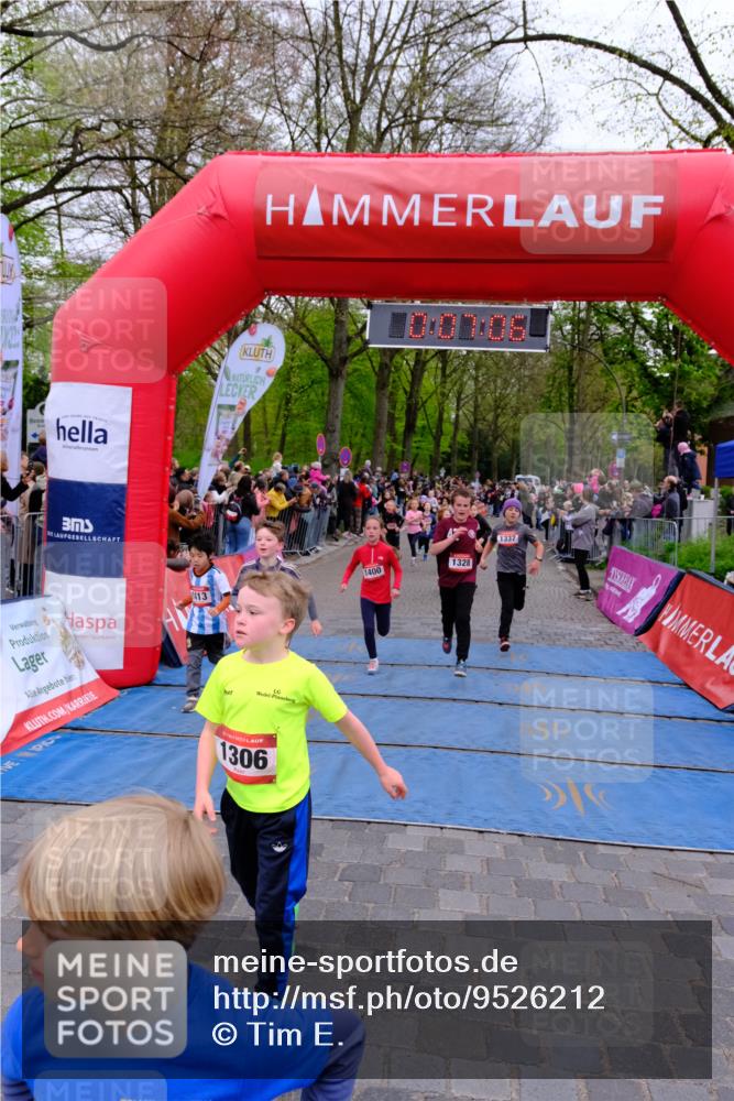 19.04.2026 - Hammer Lauf Tim E. http://msf.ph/oto/9526212 19.04.2026 09:27:34 Ziel 586, 845, 884, 887, 893, 911, 917, 998, 1155, 1205, 1306, 1309, 1328, 1337, 1373, 1400, 1410, 1413, 1435, 1685, 1808, 1864 meine-sportfotos.de