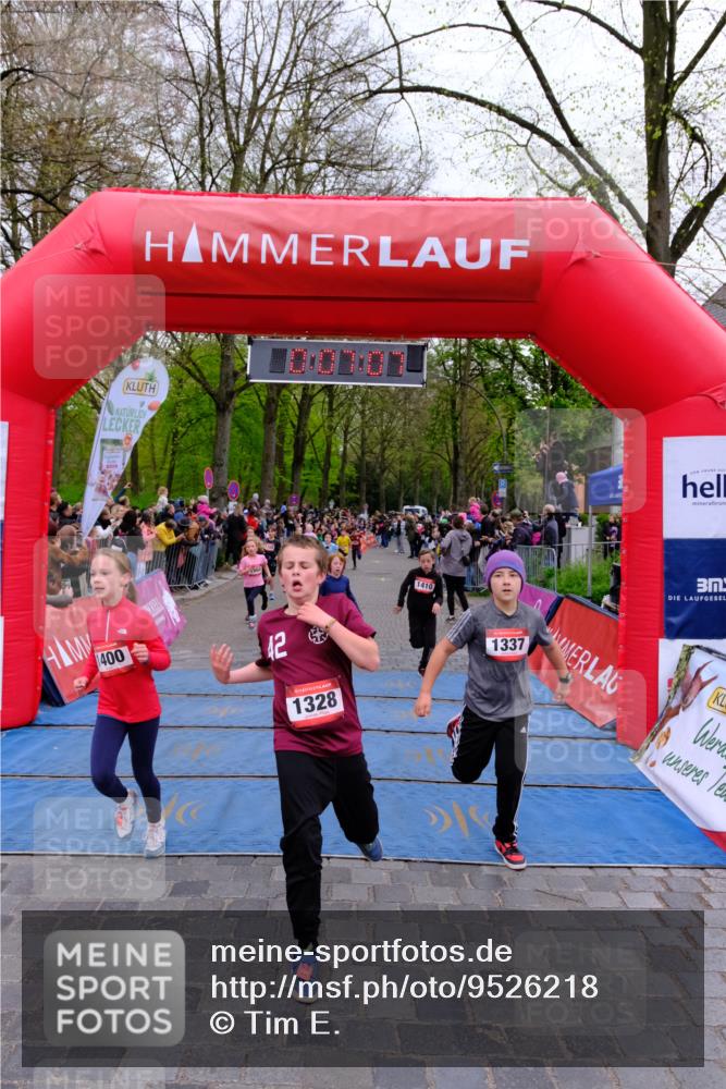 19.04.2026 - Hammer Lauf Tim E. http://msf.ph/oto/9526218 19.04.2026 09:27:35 Ziel 586, 845, 884, 887, 893, 900, 917, 998, 1155, 1205, 1306, 1309, 1328, 1337, 1373, 1400, 1410, 1413, 1435, 1685, 1808, 1864 meine-sportfotos.de