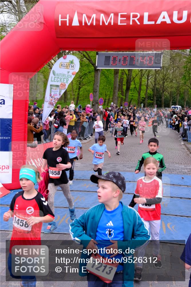 19.04.2026 - Hammer Lauf Tim E. http://msf.ph/oto/9526312 19.04.2026 09:28:08 Ziel 496, 591, 594, 597, 598, 821, 886, 1213, 1238, 1354, 1367, 1372, 1407, 1458, 1463, 1482, 1492, 1503, 1518, 1529, 1557, 1635, 1658, 1664, 1701, 1838, 1844, 1855, 1882 meine-sportfotos.de