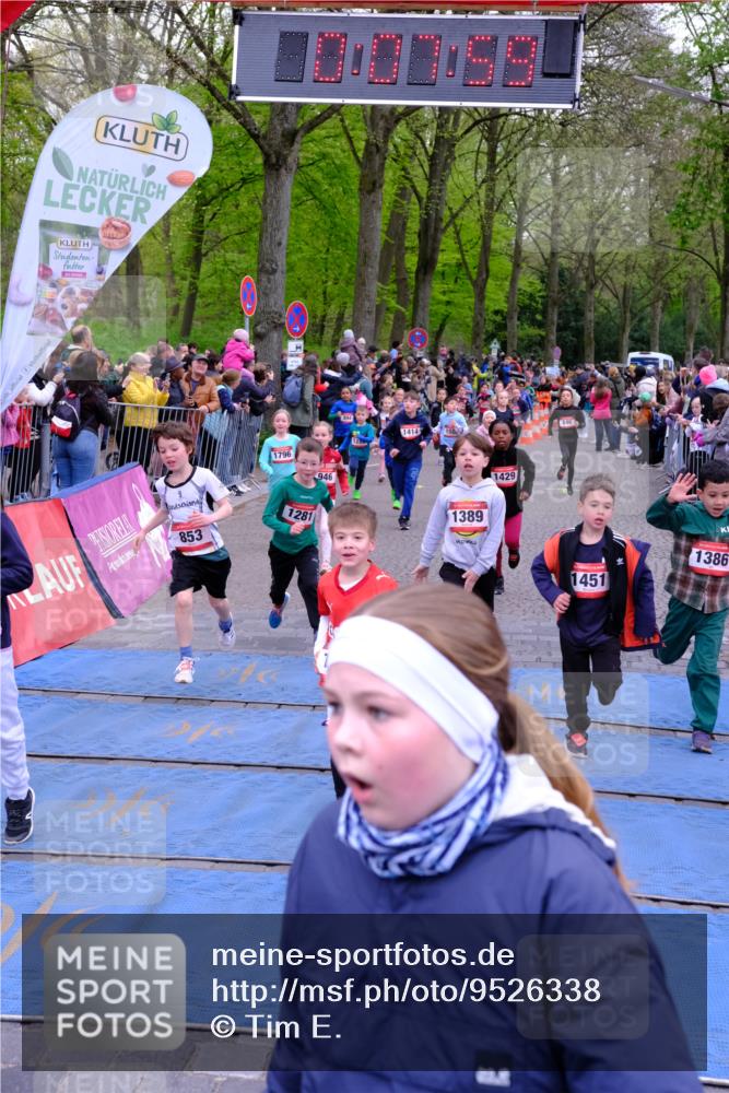 19.04.2026 - Hammer Lauf Tim E. http://msf.ph/oto/9526338 19.04.2026 09:28:28 Ziel 527, 722, 829, 853, 894, 946, 958, 1090, 1112, 1113, 1136, 1245, 1259, 1281, 1282, 1283, 1289, 1386, 1389, 1414, 1429, 1451, 1460, 1506, 1620, 1665, 1670, 1791, 1796 meine-sportfotos.de