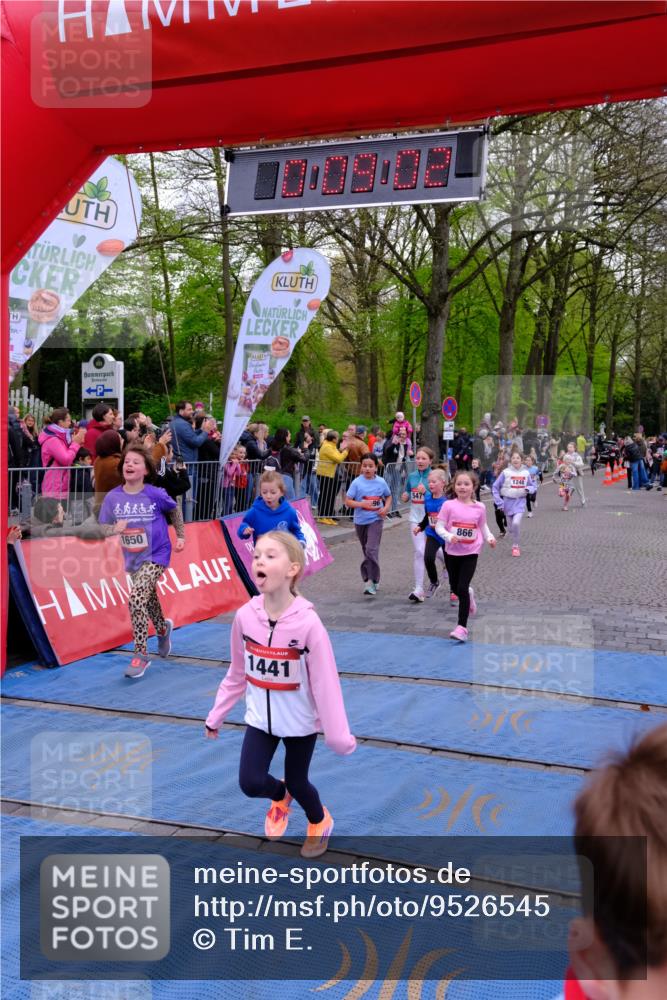 19.04.2026 - Hammer Lauf Tim E. http://msf.ph/oto/9526545 19.04.2026 09:29:30 Ziel 547, 706, 824, 852, 866, 1020, 1120, 1185, 1235, 1248, 1399, 1441, 1487, 1496, 1505, 1556, 1650 meine-sportfotos.de