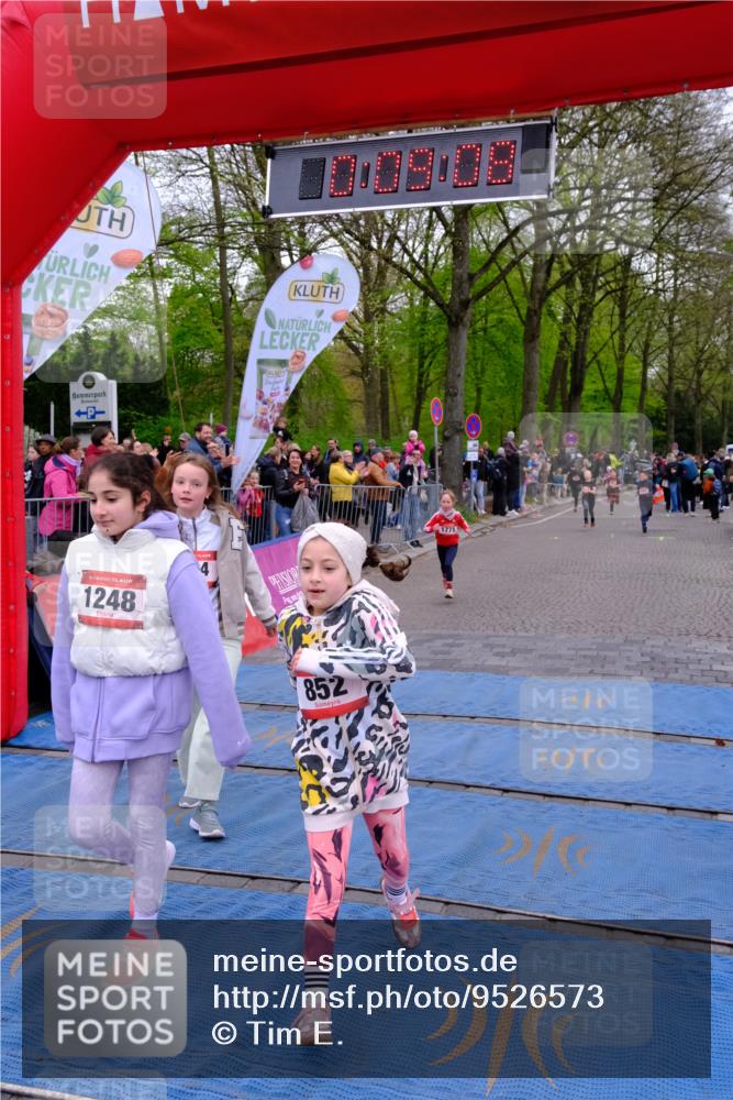 19.04.2026 - Hammer Lauf Tim E. http://msf.ph/oto/9526573 19.04.2026 09:29:35 Ziel 547, 706, 824, 841, 852, 866, 1120, 1235, 1248, 1399, 1441, 1487, 1496, 1650, 1771 meine-sportfotos.de