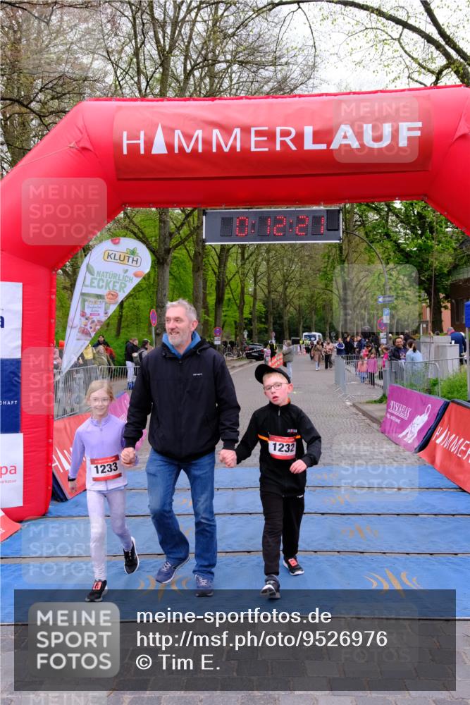 19.04.2026 - Hammer Lauf Tim E. http://msf.ph/oto/9526976 19.04.2026 09:32:49 Ziel 1232, 1233 meine-sportfotos.de