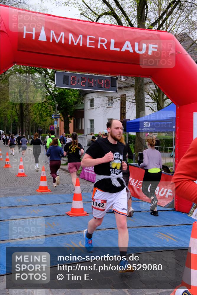 19.04.2026 - Hammer Lauf Tim E. http://msf.ph/oto/9529080 19.04.2026 10:09:49 Ziel 107, 222, 400, 871, 879, 888, 909, 910, 1142, 1210, 1211, 1246, 1304, 1692, 1700, 1731, 1800 meine-sportfotos.de