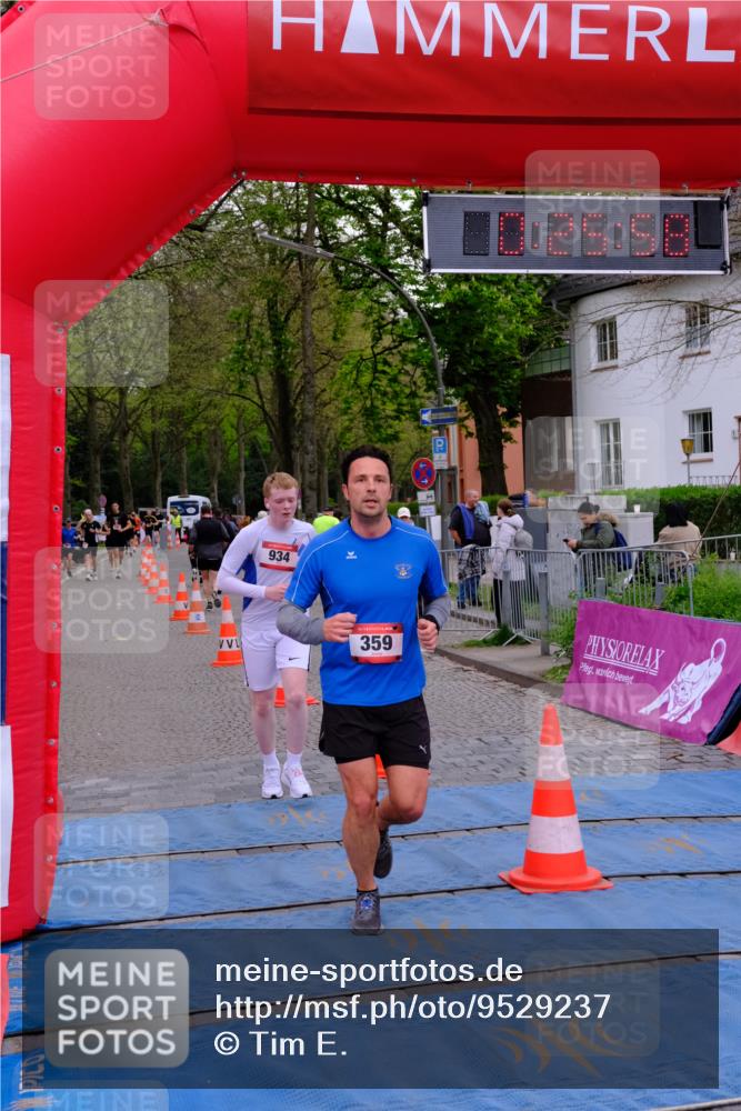 19.04.2026 - Hammer Lauf Tim E. http://msf.ph/oto/9529237 19.04.2026 10:11:07 Ziel 359, 756, 934, 999, 1182, 1759 meine-sportfotos.de