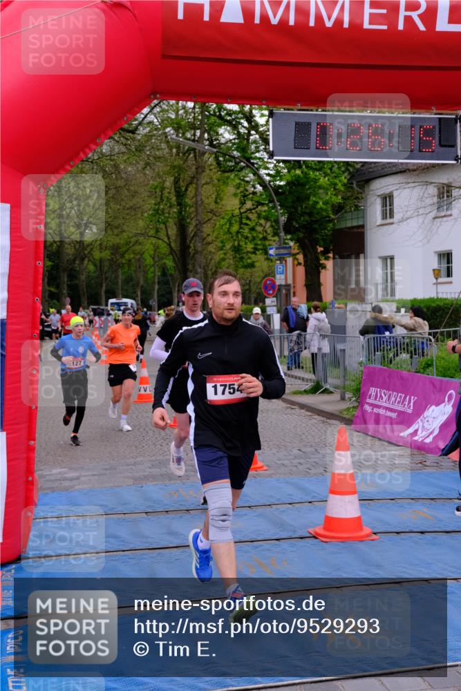 19.04.2026 - Hammer Lauf Tim E. http://msf.ph/oto/9529293 19.04.2026 10:11:24 Ziel 277, 287, 431, 792, 1127, 1754, 1866 meine-sportfotos.de
