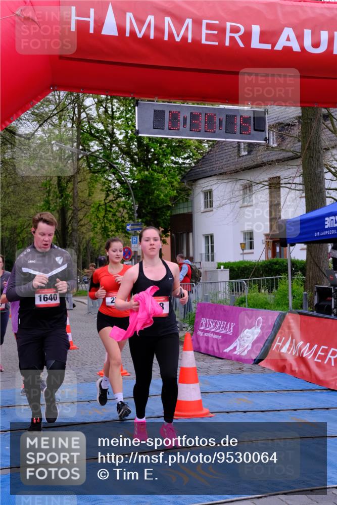 19.04.2026 - Hammer Lauf Tim E. http://msf.ph/oto/9530064 19.04.2026 10:15:22 Ziel 227, 279, 733, 948, 1053, 1640, 1828 meine-sportfotos.de