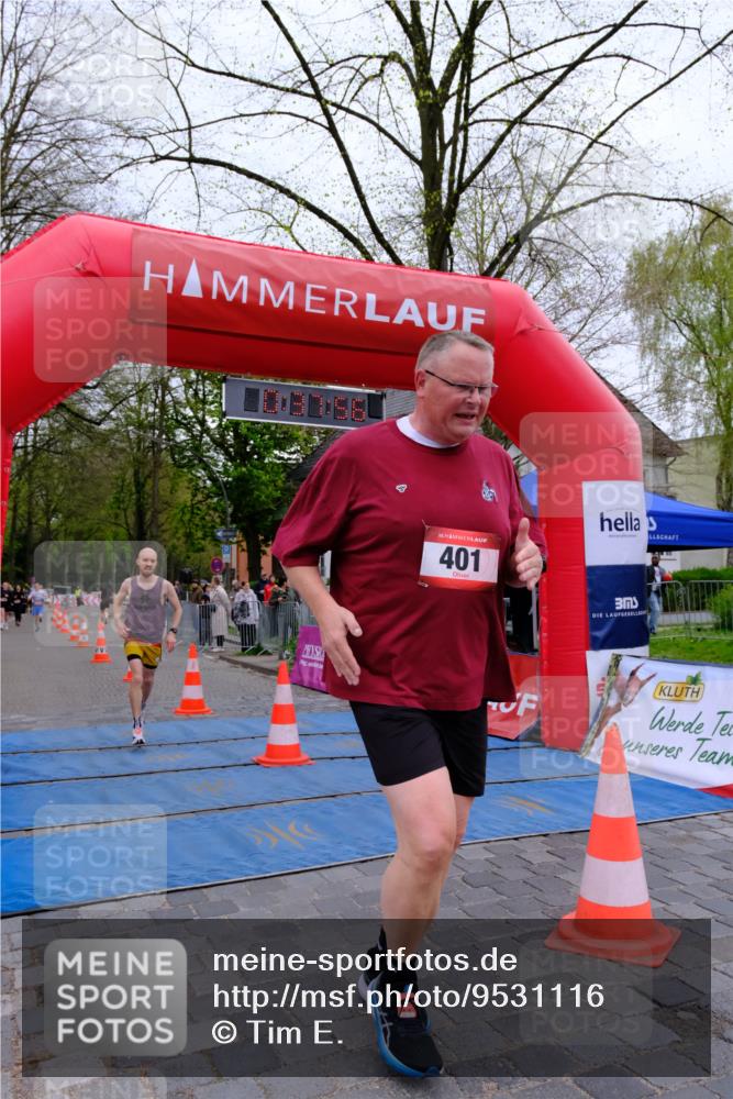 19.04.2026 - Hammer Lauf Tim E. http://msf.ph/oto/9531116 19.04.2026 10:23:04 Ziel 301, 340, 401, 1912 meine-sportfotos.de