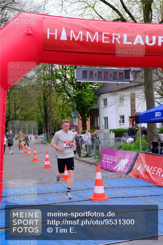 19.04.2026 - Hammer Lauf Tim E. http://msf.ph/oto/9531300 19.04.2026 10:24:50 Ziel 576, 717, 989 meine-sportfotos.de