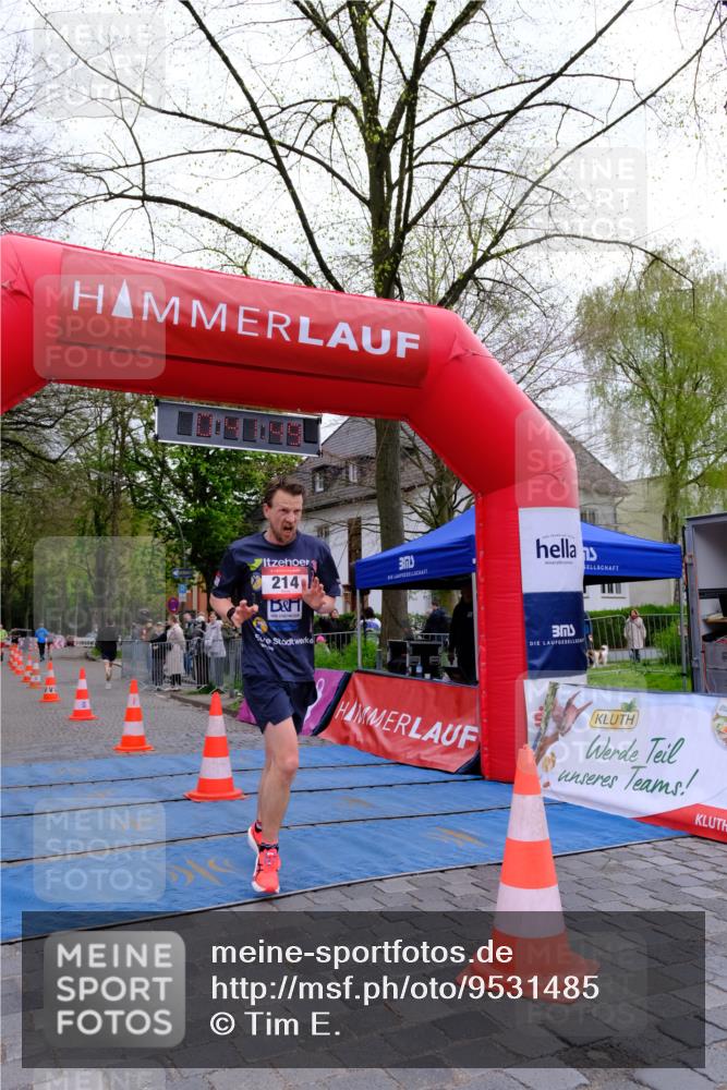 19.04.2026 - Hammer Lauf Tim E. http://msf.ph/oto/9531485 19.04.2026 10:26:57 Ziel 214, 308, 1190 meine-sportfotos.de