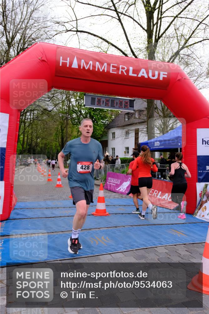 19.04.2026 - Hammer Lauf Tim E. http://msf.ph/oto/9534063 19.04.2026 10:36:17 Ziel 254, 279, 428, 610, 651, 948, 1142, 1230 meine-sportfotos.de