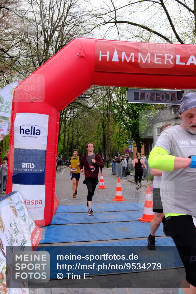 19.04.2026 - Hammer Lauf Tim E. http://msf.ph/oto/9534279 19.04.2026 10:38:17 Ziel 216, 305, 963, 1900, 1901, 1926 meine-sportfotos.de