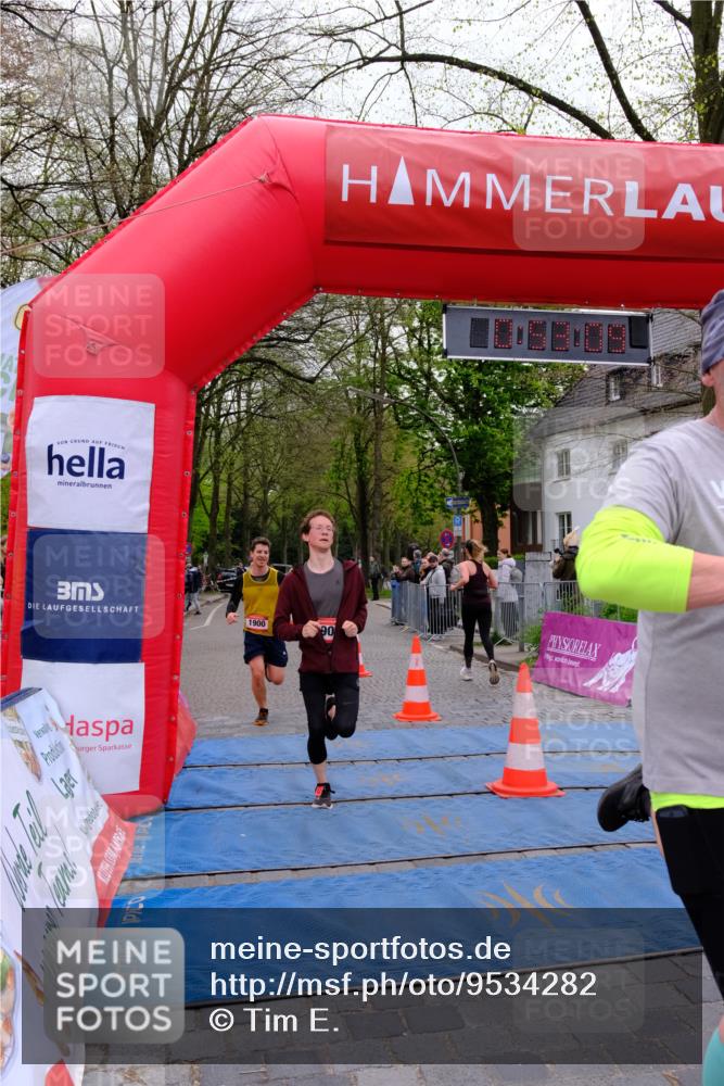19.04.2026 - Hammer Lauf Tim E. http://msf.ph/oto/9534282 19.04.2026 10:38:17 Ziel 216, 305, 963, 1900, 1901, 1926 meine-sportfotos.de