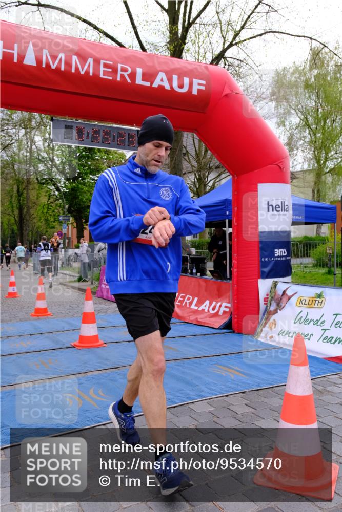 19.04.2026 - Hammer Lauf Tim E. http://msf.ph/oto/9534570 19.04.2026 10:40:30 Ziel 155, 246, 315 meine-sportfotos.de