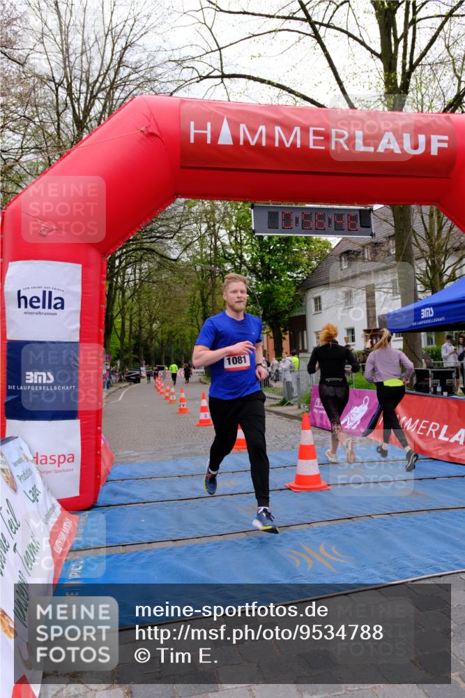 19.04.2026 - Hammer Lauf Tim E. http://msf.ph/oto/9534788 19.04.2026 10:41:54 Ziel 909, 910 meine-sportfotos.de
