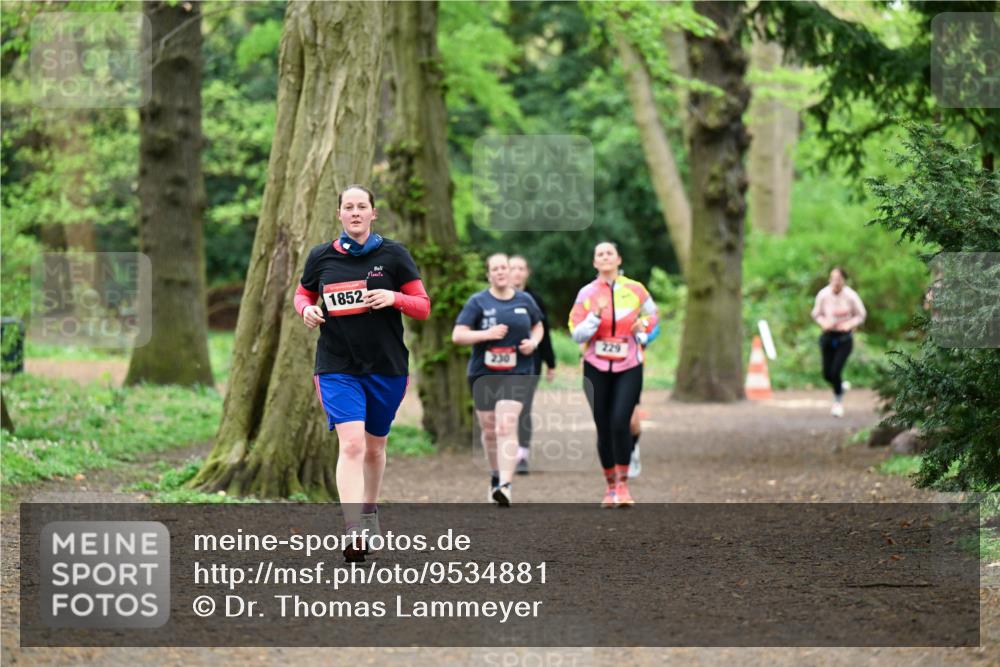 19.04.2026 - Hammer Lauf Dr. Thomas Lammeyer http://msf.ph/oto/9534881 19.04.2026 10:17:32 Laufen 1852, 230, 229 meine-sportfotos.de