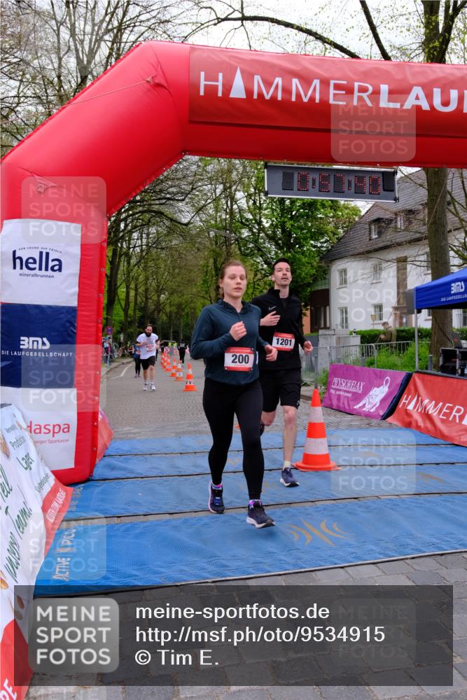 19.04.2026 - Hammer Lauf Tim E. http://msf.ph/oto/9534915 19.04.2026 10:42:47 Ziel 200, 551, 1201, 1266 meine-sportfotos.de