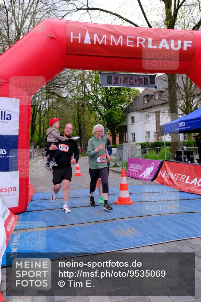 19.04.2026 - Hammer Lauf Tim E. http://msf.ph/oto/9535069 19.04.2026 10:43:34 Ziel 254, 279, 332, 352, 940, 948, 1608 meine-sportfotos.de