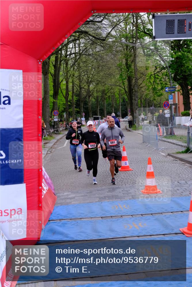 19.04.2026 - Hammer Lauf Tim E. http://msf.ph/oto/9536779 19.04.2026 10:57:35 Ziel 691, 692, 1335, 1633 meine-sportfotos.de