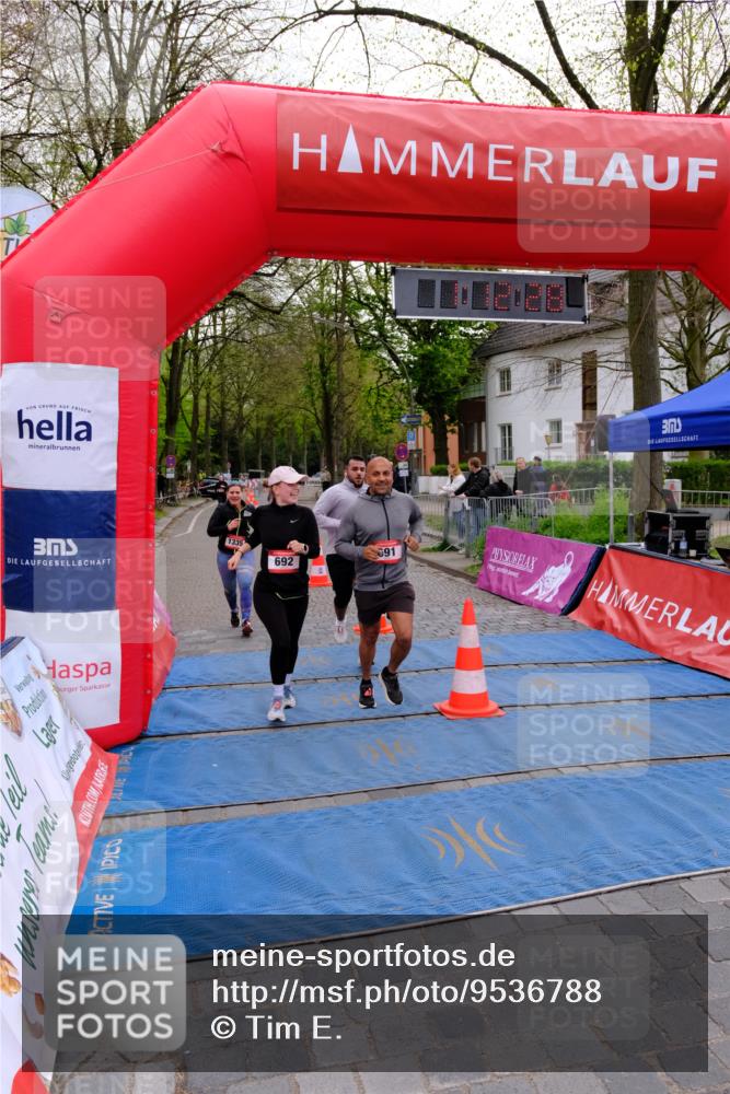 19.04.2026 - Hammer Lauf Tim E. http://msf.ph/oto/9536788 19.04.2026 10:57:36 Ziel 691, 692, 1335, 1633 meine-sportfotos.de