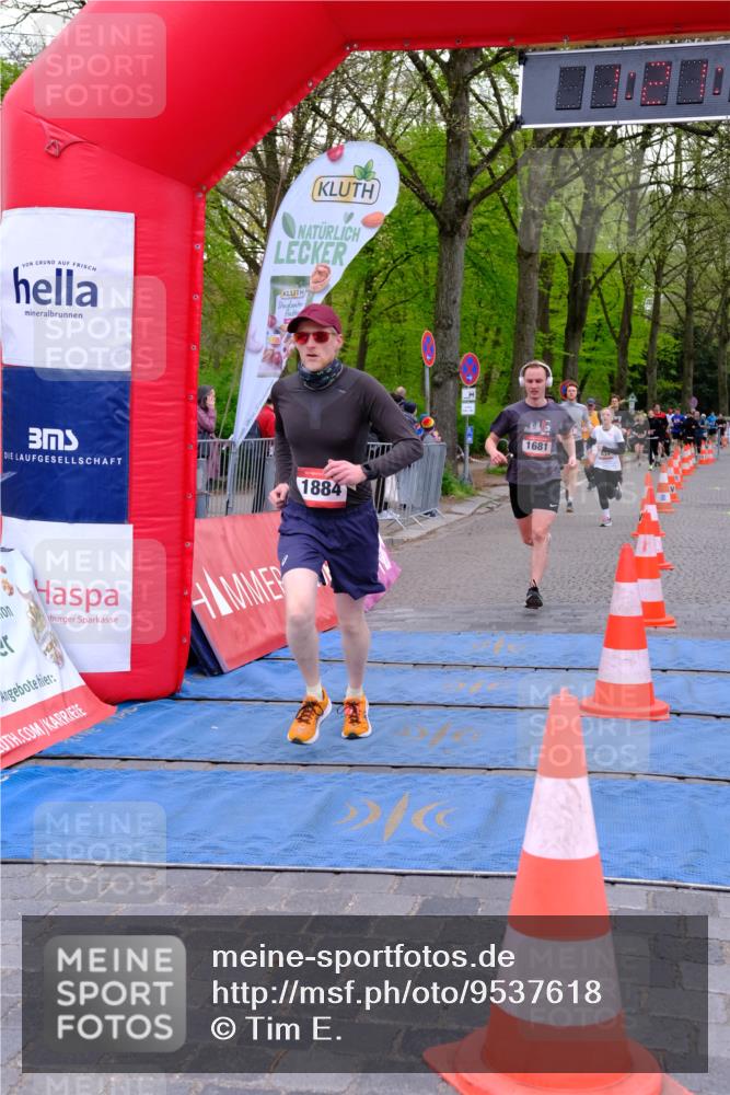 19.04.2026 - Hammer Lauf Tim E. http://msf.ph/oto/9537618 19.04.2026 11:06:20 Ziel 5, 151, 511, 634, 929, 1681, 1878, 1884 meine-sportfotos.de