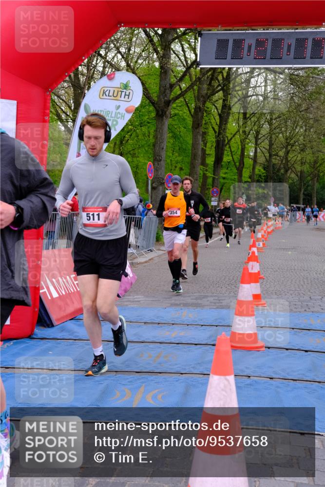 19.04.2026 - Hammer Lauf Tim E. http://msf.ph/oto/9537658 19.04.2026 11:06:26 Ziel 354, 467, 511, 545, 634, 825, 920, 929 meine-sportfotos.de