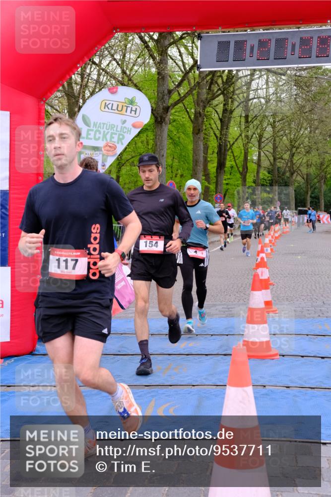 19.04.2026 - Hammer Lauf Tim E. http://msf.ph/oto/9537711 19.04.2026 11:06:36 Ziel 4, 117, 154, 545, 604, 609, 624, 796, 825, 912 meine-sportfotos.de