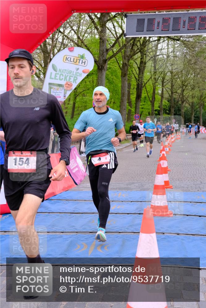 19.04.2026 - Hammer Lauf Tim E. http://msf.ph/oto/9537719 19.04.2026 11:06:37 Ziel 4, 12, 117, 154, 604, 609, 624, 796, 912 meine-sportfotos.de