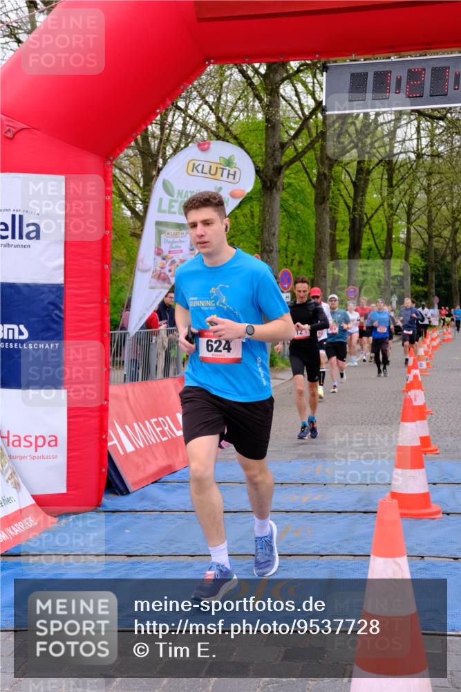19.04.2026 - Hammer Lauf Tim E. http://msf.ph/oto/9537728 19.04.2026 11:06:42 Ziel 12, 112, 141, 388, 482, 620, 624, 773, 1103, 1927 meine-sportfotos.de