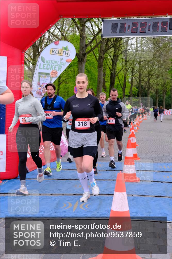 19.04.2026 - Hammer Lauf Tim E. http://msf.ph/oto/9537859 19.04.2026 11:07:23 Ziel 11, 174, 193, 211, 318, 437, 494, 549, 656, 697, 1018, 1208, 1231, 1876 meine-sportfotos.de