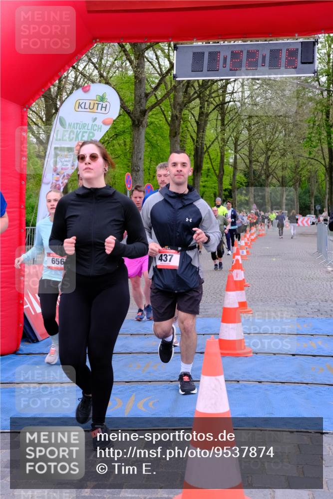 19.04.2026 - Hammer Lauf Tim E. http://msf.ph/oto/9537874 19.04.2026 11:07:24 Ziel 11, 174, 193, 211, 318, 326, 437, 494, 549, 636, 656, 697, 986, 1018, 1208, 1231, 1876 meine-sportfotos.de
