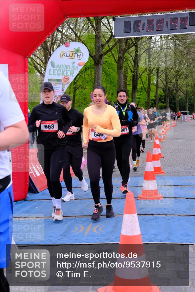 19.04.2026 - Hammer Lauf Tim E. http://msf.ph/oto/9537915 19.04.2026 11:07:53 Ziel 9, 10, 181, 331, 333, 398, 406, 407, 473, 506, 507, 524, 525, 534, 614, 646, 663, 673, 674, 931, 951, 1269, 1607, 1907 meine-sportfotos.de