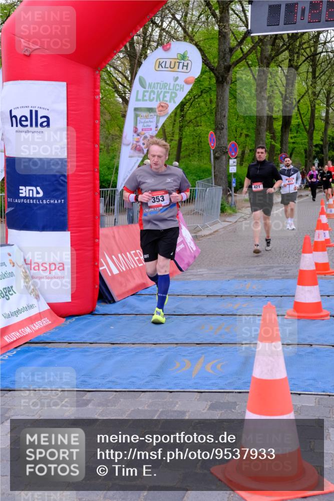 19.04.2026 - Hammer Lauf Tim E. http://msf.ph/oto/9537933 19.04.2026 11:08:04 Ziel 353, 411, 421, 433, 537, 680 meine-sportfotos.de