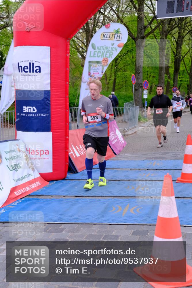 19.04.2026 - Hammer Lauf Tim E. http://msf.ph/oto/9537937 19.04.2026 11:08:04 Ziel 353, 411, 421, 433, 537, 680 meine-sportfotos.de