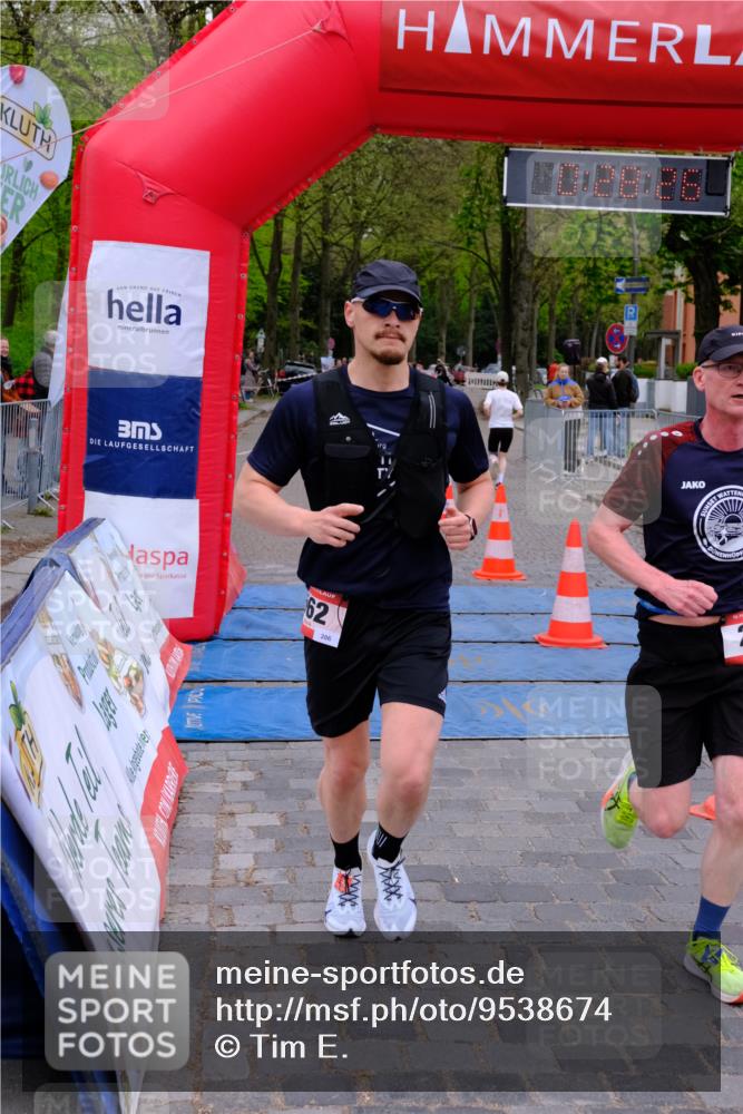 19.04.2026 - Hammer Lauf Tim E. http://msf.ph/oto/9538674 19.04.2026 11:28:34 Ziel 2, 221, 562, 990 meine-sportfotos.de