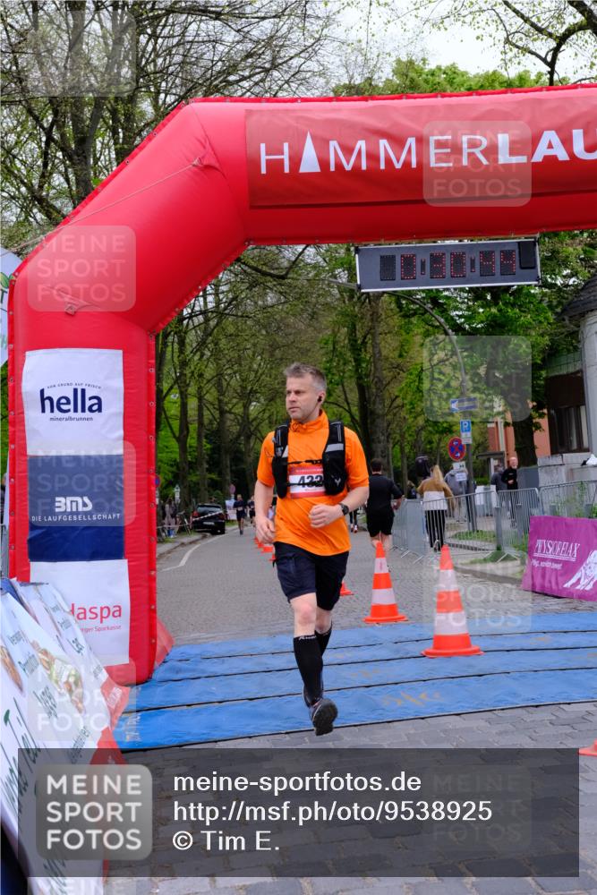19.04.2026 - Hammer Lauf Tim E. http://msf.ph/oto/9538925 19.04.2026 11:30:52 Ziel 421, 432 meine-sportfotos.de