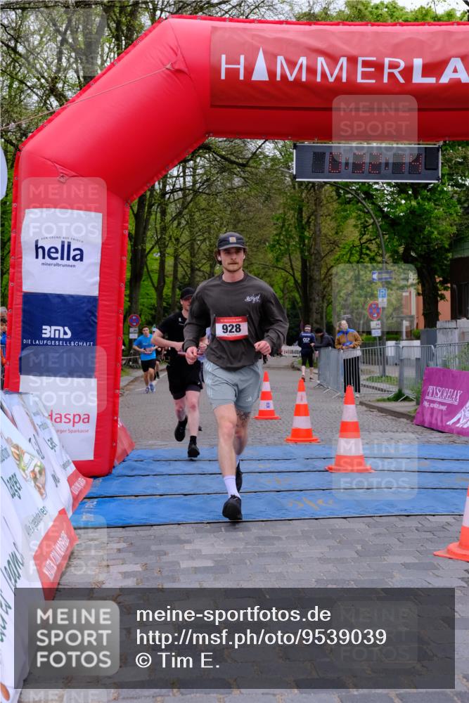 19.04.2026 - Hammer Lauf Tim E. http://msf.ph/oto/9539039 19.04.2026 11:32:22 Ziel 22, 297, 928 meine-sportfotos.de