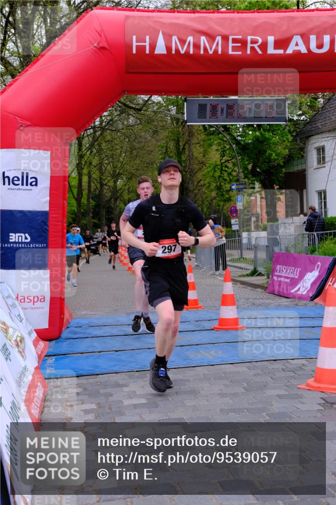 19.04.2026 - Hammer Lauf Tim E. http://msf.ph/oto/9539057 19.04.2026 11:32:23 Ziel 22, 297, 624, 928 meine-sportfotos.de