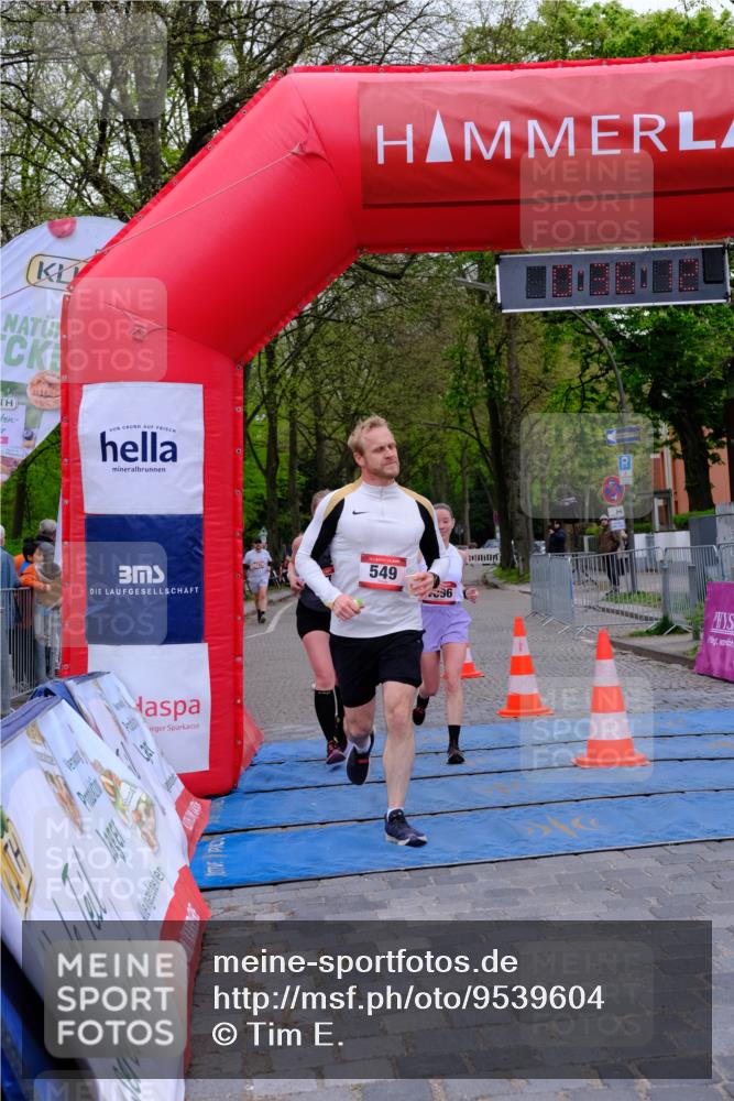 19.04.2026 - Hammer Lauf Tim E. http://msf.ph/oto/9539604 19.04.2026 11:36:20 Ziel 412, 549, 987, 990, 1096 meine-sportfotos.de