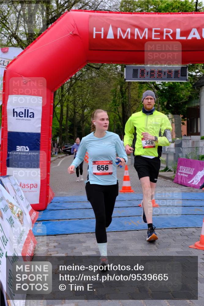 19.04.2026 - Hammer Lauf Tim E. http://msf.ph/oto/9539665 19.04.2026 11:36:49 Ziel 326, 404, 637, 656 meine-sportfotos.de