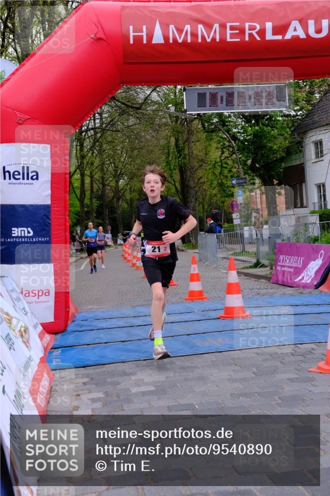 19.04.2026 - Hammer Lauf Tim E. http://msf.ph/oto/9540890 19.04.2026 11:53:06 Ziel 8, 20, 21, 1027, 1858 meine-sportfotos.de