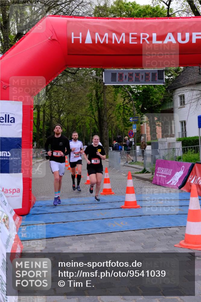 19.04.2026 - Hammer Lauf Tim E. http://msf.ph/oto/9541039 19.04.2026 11:54:39 Ziel 3, 16, 520, 690 meine-sportfotos.de
